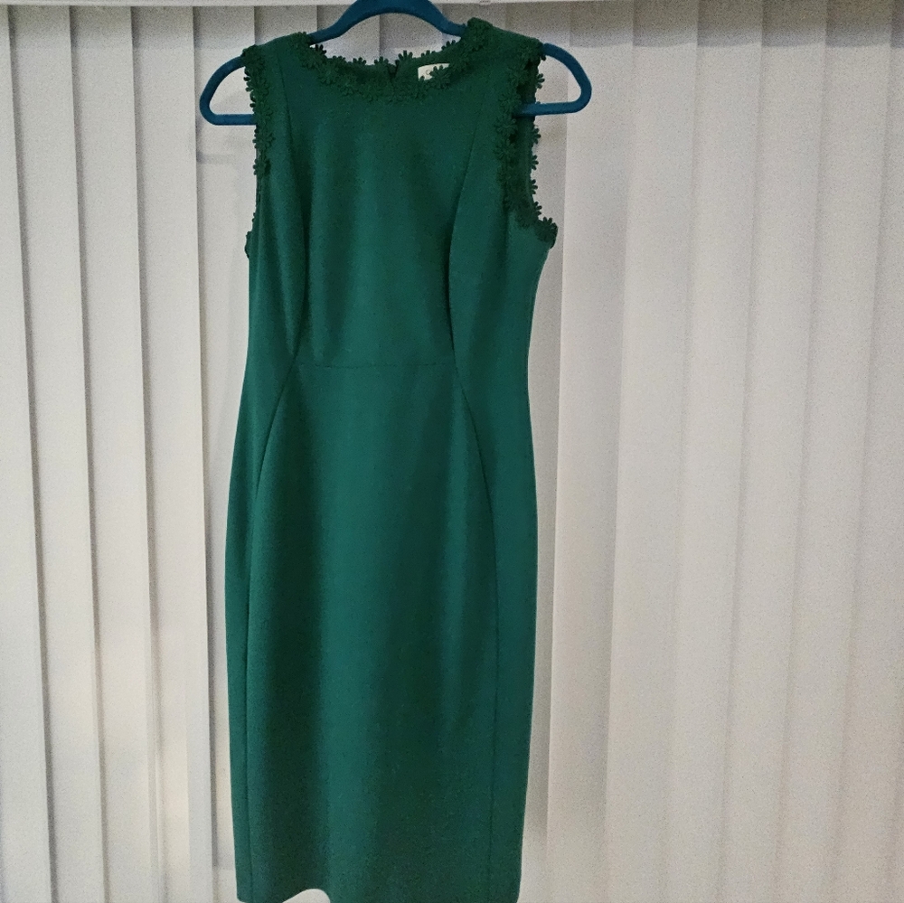 Elegant Green Sleeveless Dress